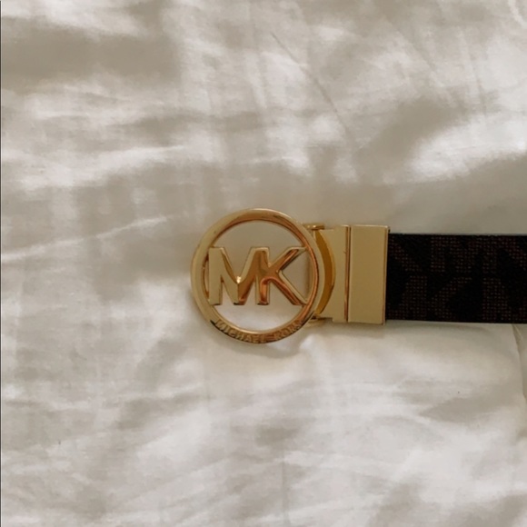 Michael Kors Reversible Logo Signature Buckle Belt - Picture 3 of 4